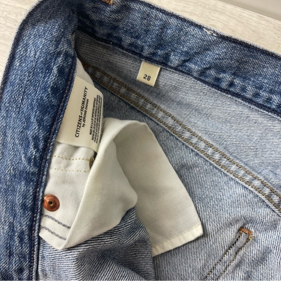 Citizens of Humanity Liya High Rise Classic Fit Crop in Torn, 28 - Picture 9 of 16